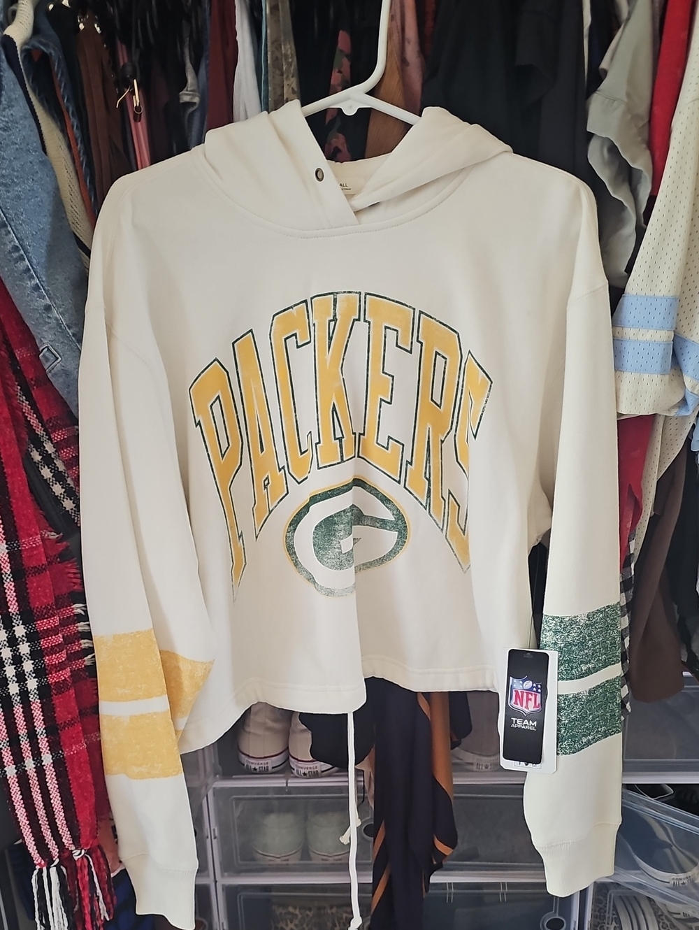 47 Women’s Cream Green Bay Packers Cropped Hoodie with Yellow and Green Logo
